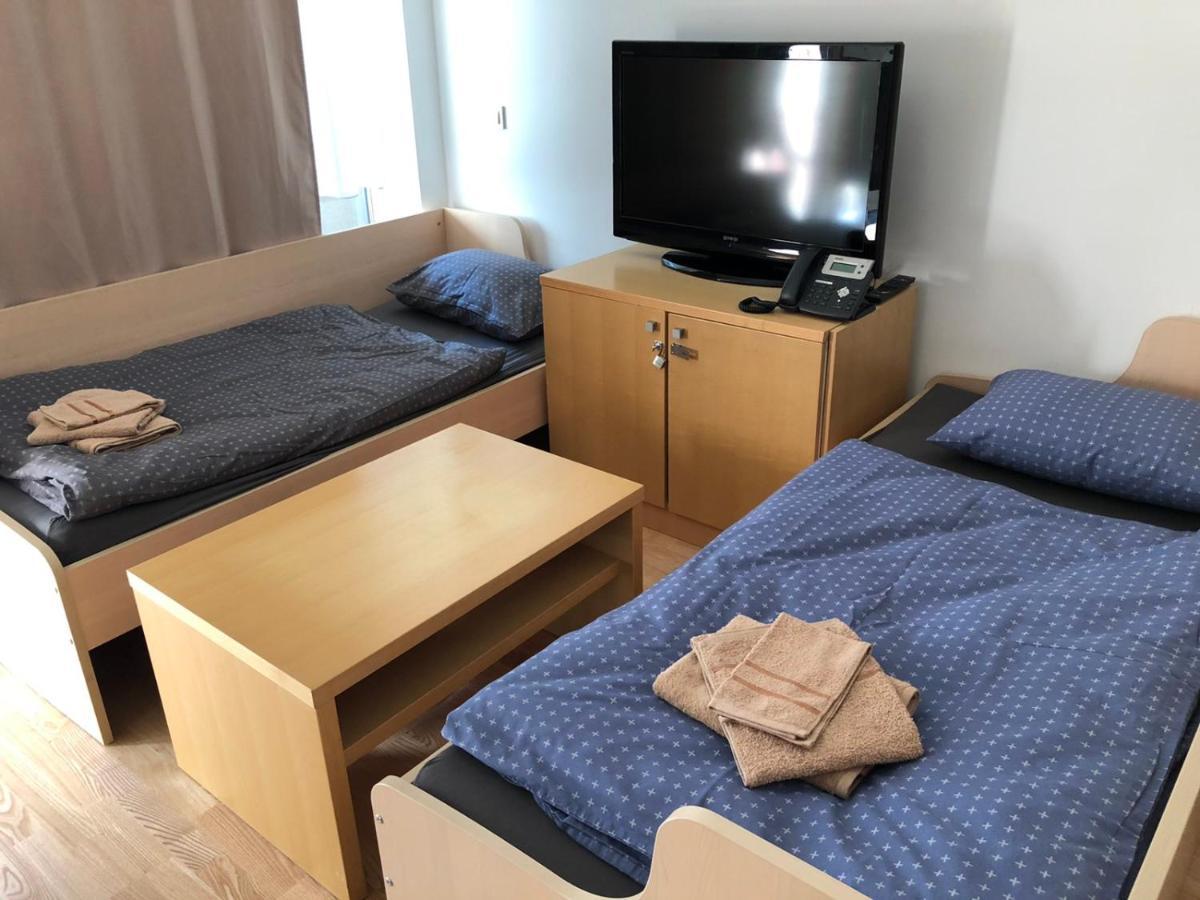 Apartma Runi Pod Zlato Lisico Pekre Exterior foto